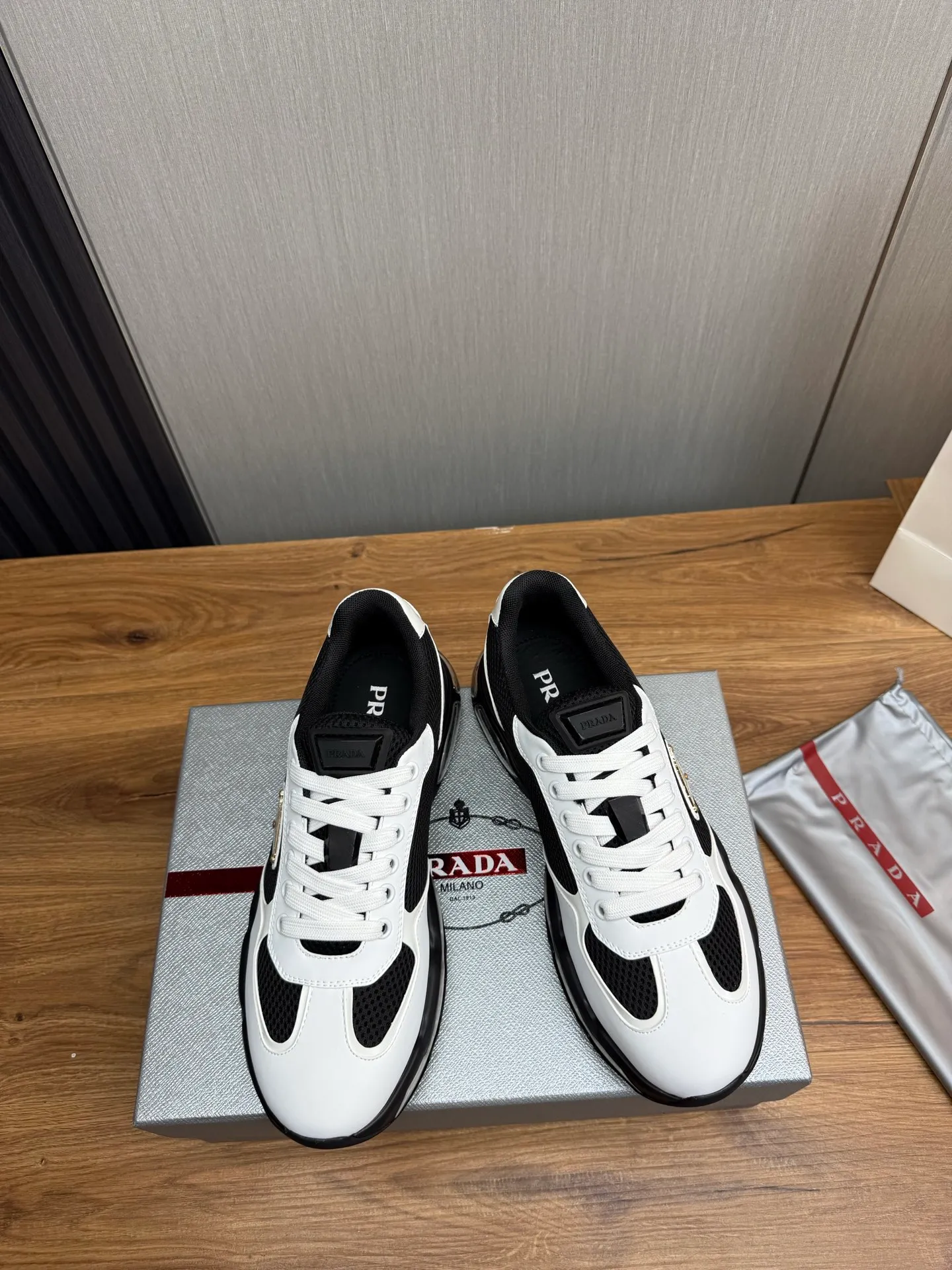 Men's shoes 💰660💰 [PRADA] Men's shoes are popular in the counter, high-quality shipments ✔️Official website synchronization, original imported cowhide with comfortable mesh + cowhide lining, 1⃣️:1⃣️reproduction, original factory air-cushioned original sole, 38-45